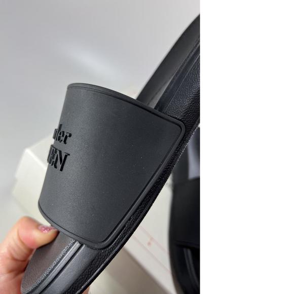 SOLD OUT DO NOT BUY! McQueen 37.5 E355 - Picture 7 of 12